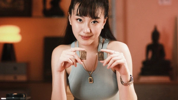 Buôn Thần Bán Thánh - The Stone