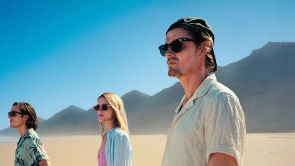 Chuyện Xảy Ra Trên Đảo - Islands