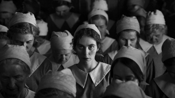 Cô Gái và Cây Kim - The Girl with the Needle