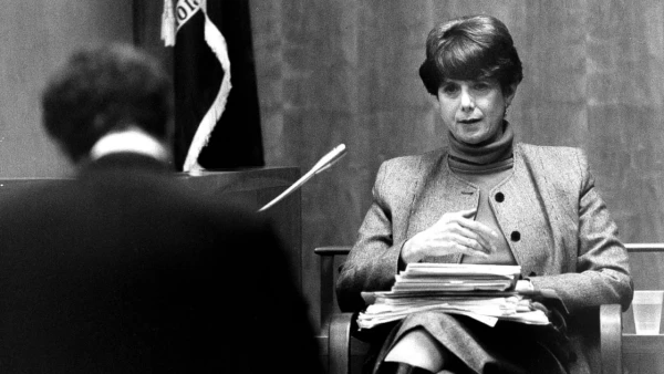 Điên, Không Mất Trí - Crazy, Not Insane