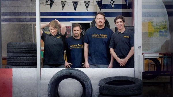 Lốp xe (Phần 2) - Tires (Season 2)