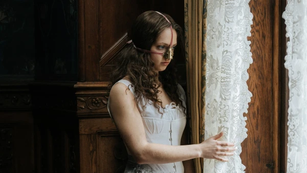 Người Chị Kế Xấu Xí - The Ugly Stepsister